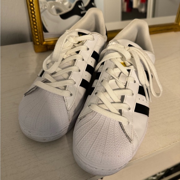 Adidas Superstar Sneakers - Picture 2 of 5